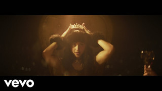 Explore the Meaning of Mariah Angeliq - QUE PERRA ME VEO Lyrics